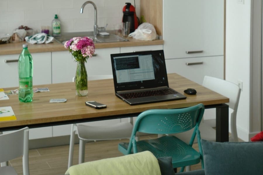 How to Keep Your Role as a Business Woman During Motherhood