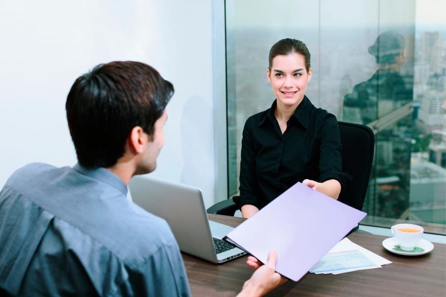 How custom printing can help you stand out when job-seeking