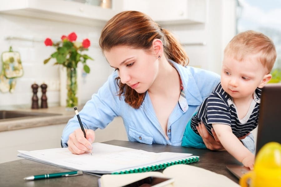 Why Use GRE Test Prep Guides to Help Busy Mums Succeed on Graduate School Exams