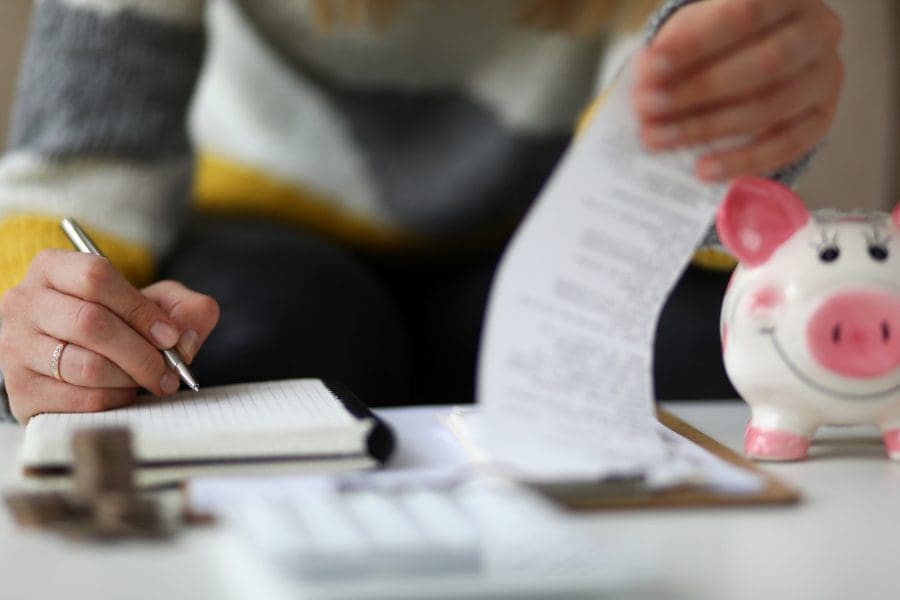 A Beginners Guide to Managing Your Money